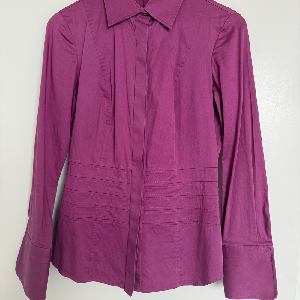 Thomas Pink Classic tailored Women’s button up shirt. Size 10. US 6. Like new.